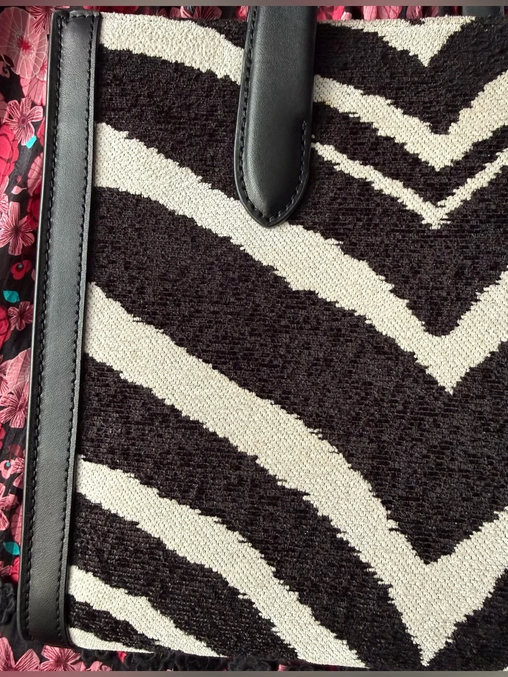 Kate Spade Manhattan Bold Zebra Boucle Jacquard Small Tote Bag